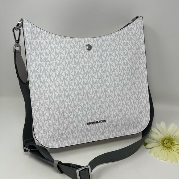 Michael Kors Briley Large Messenger and Wallet - Picture 2 of 16